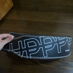 Black and White Uppper Weightlifting Belt